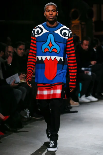 Look 18